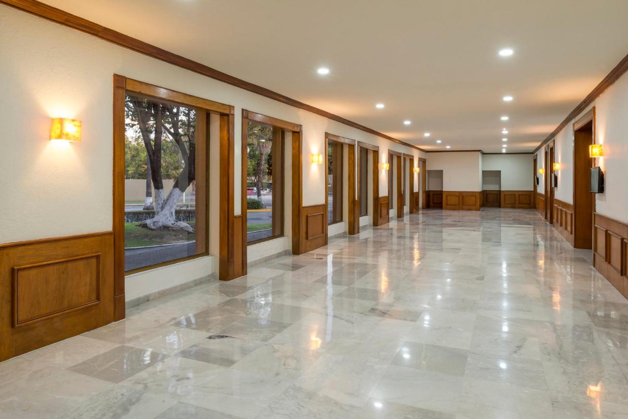 Hotel Camino Real Guadalajara 5*