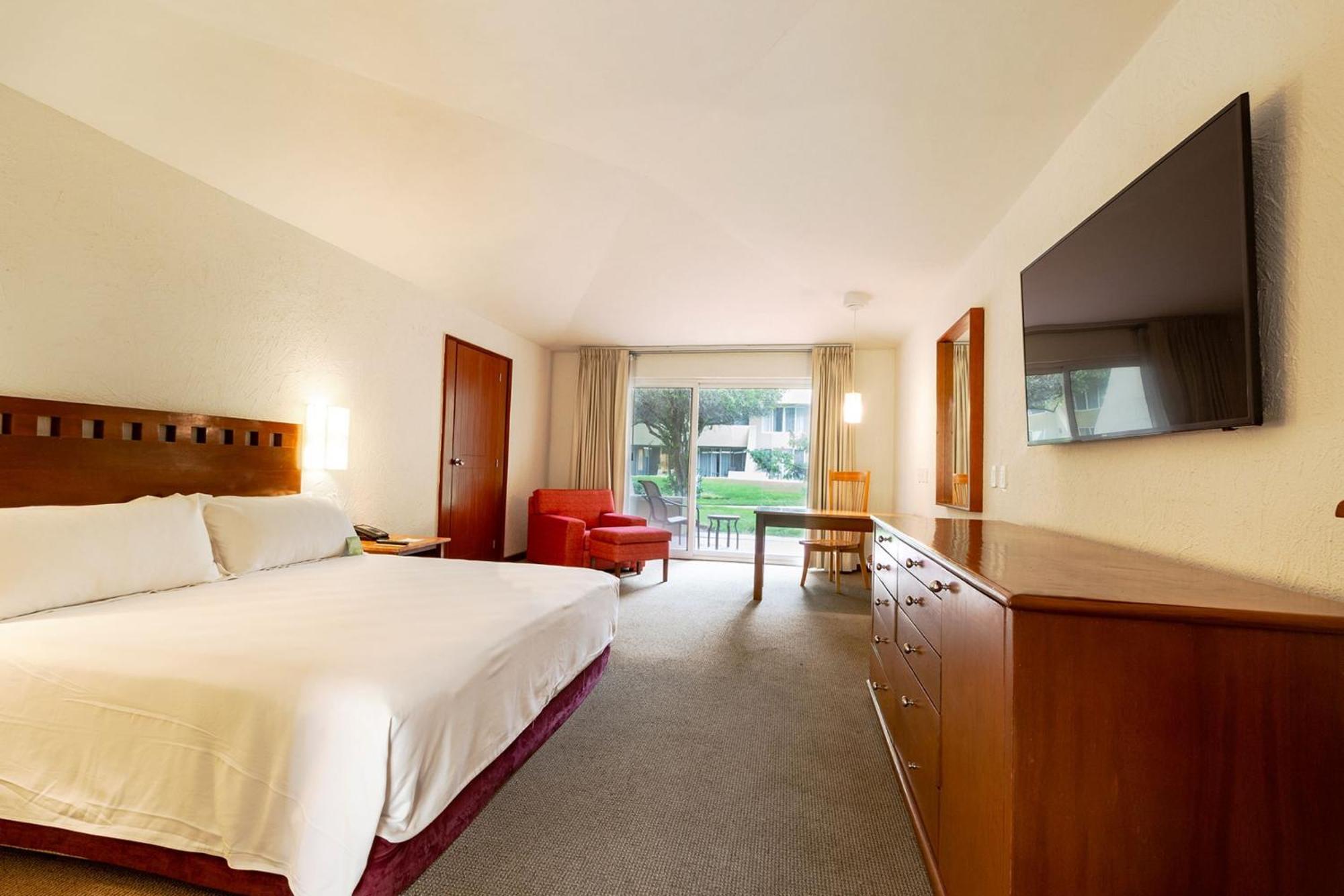 Hotel Camino Real Guadalajara 5*